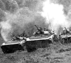 Maniobras del ejrcito ruso cerca de Bamut, al oeste de Grozny n Foto: Ap