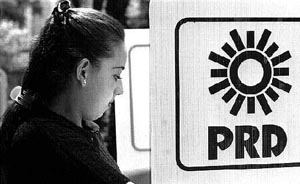 Hoy, a partir de la 8:00 de la maana 2 mil 907 ciudadanos recibirn los sufragios para elegir al candidato perredista al Gobierno del DF n Foto: Frida Hartz / archivo 