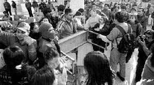 estudiantes-unam-barrera-1-jpg