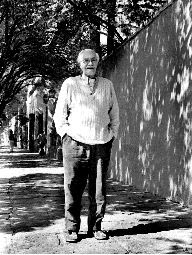 Toms Segovia, autor del poema Besos, se rencuentra con el creador de Piedra de sol, Octavio Paz, nuestro Nobel de Literatura n Foto: Omar Meneses