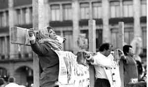 crucificados-padres-zocalo-jpg