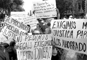 protesta-caja-ahorro-Archivo