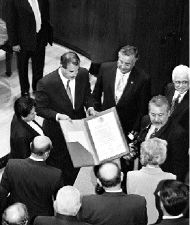 fox-recive-constancia-jpg