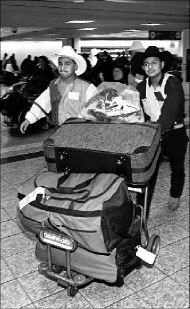 Ťpaisanos-aeropuerto-migra-