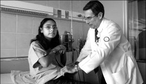 Ťdoctor-hospital-enfermos-j