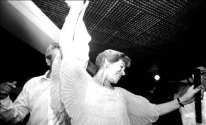 Cd/Salon Los Angeles/Vuelta