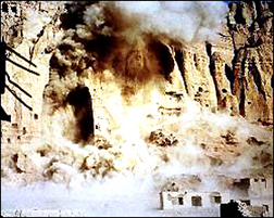 Destrucción de las estatuas de Buda en Bamian por los talibanes