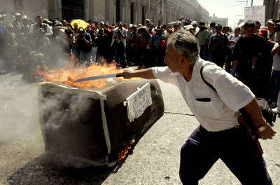 Guatemaltecos rechazan Pol&iacute;ticas migratorias Y comerciales de EU