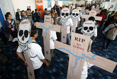 M&uacute;ltiples voces dicen <I>no</I> al agua como mercanc&iacute;a