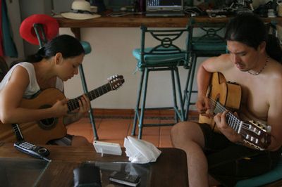 Dueto mexicano causa sensaci&oacute;n en Europa