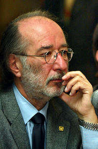 Muri&oacute; Armando Labra