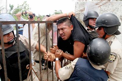 T&aacute;cticas de Atenco en Canc&uacute;n