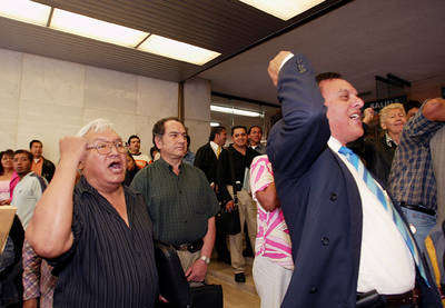 S&iacute; hubo contratos con Hildebrando, reconoce el IPAB