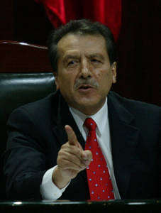 Abre el tribunal la puerta de Los Pinos a Calder&oacute;n