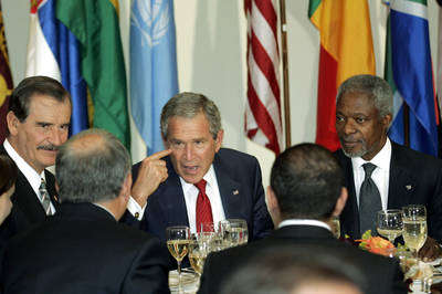 Ir&aacute;n debe abandonar su ambici&oacute;n nuclear: Bush