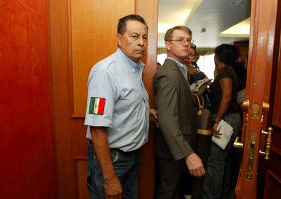 Conferencia bajo coacci&oacute;n