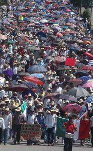 Se analiza una ''salida t&eacute;cnica'' para el retiro de Ulises Ruiz