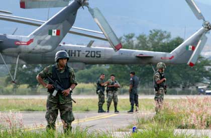 Sobrevuelos de naves militares sacuden Oaxaca