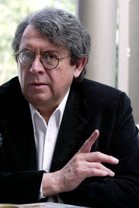 Montemayor: el pa&iacute;s vive sobre "estructuras clandestinas"