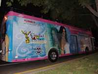 Unidad de la nueva línea de Turibús que este martes recorrerá sitios como San Angel, Cuemanco, Ciudad Universitaria, Coyoacán y Xochimilco, en el sur de la ciudad