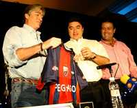 Alejandro Burillo y el gobernador Félix González Canto, durante la conferencia de prensa