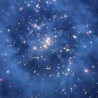 La imagen, captada mediante el Hubble, muestra el anillo de materia oscura en una galaxia