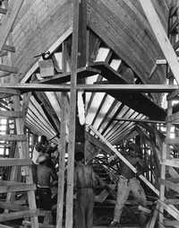 Construcción de un barco en el astillero de Matanzas