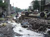La intensa lluvia del martes por la noche provocó inundaciones y daños a viviendas y vehículos en las faldas de la Sierra de Guadalupe en Ecatepec