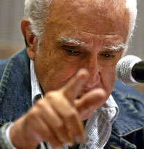 Monsiv&aacute;is: "necias y torpes", las exigencias de la Iglesia para ampliar sus dominios