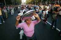 La marcha de maestros concluyó en la calzada Chivatito, en las inmediaciones de la residencia oficial de Los Pinos