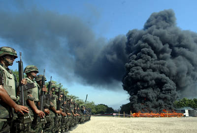Incineran 23 toneladas de coca&iacute;na