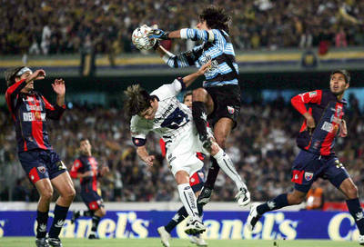 Federico Vilar les cort&oacute; las garras a los Pumas