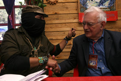 Coloquio Planeta Tierra: movimientos antisist&eacute;micos