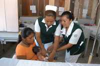 En 2007 el programa IMSS-Oportunidades otorgó 17 millones de consultas médicas a la población de bajos recursos que habita en zonas alejadas y marginadas del país