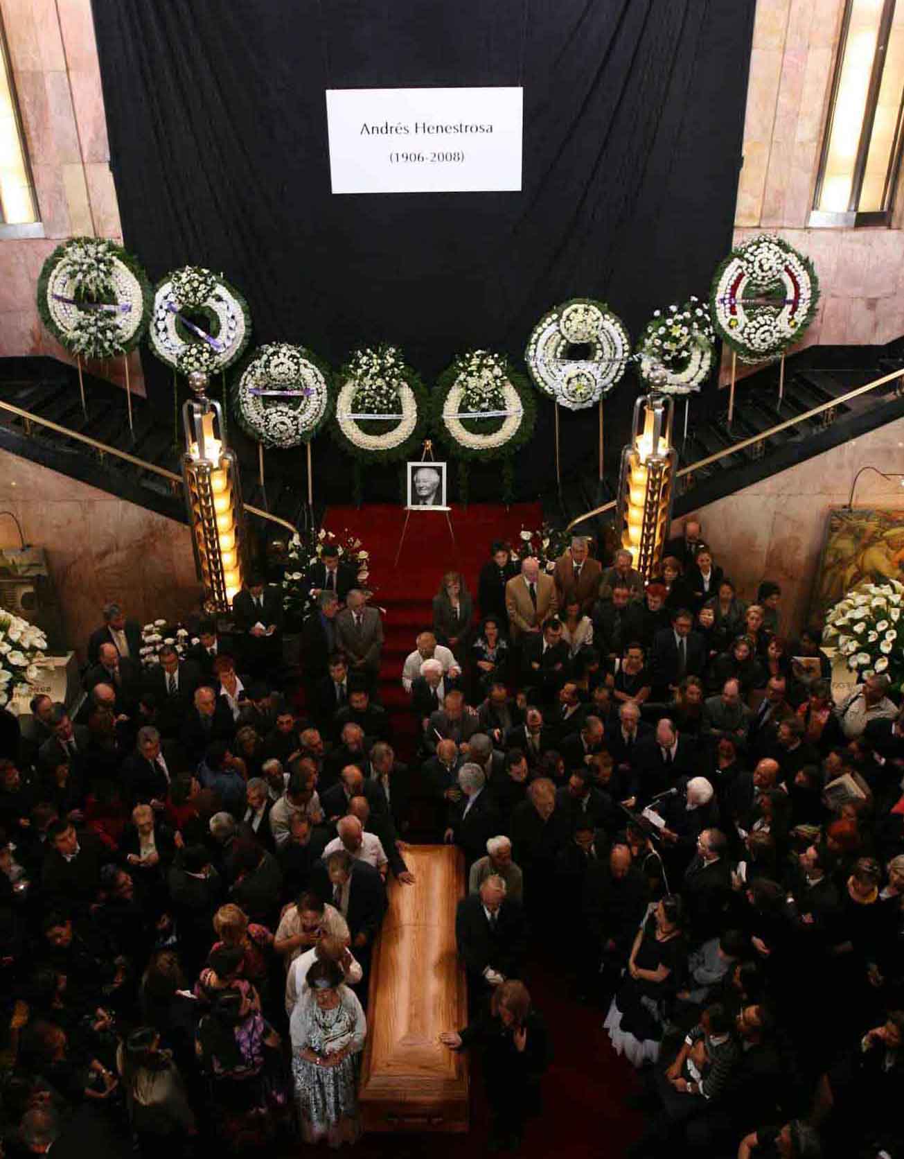 Honores p&oacute;stumos