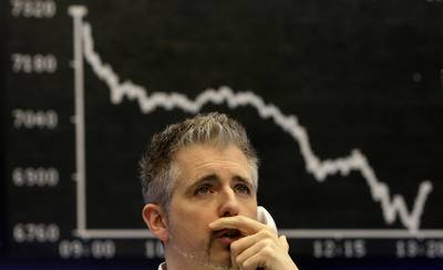 Se desploman mercados burs&aacute;tiles; la BMV pierde 5.35%