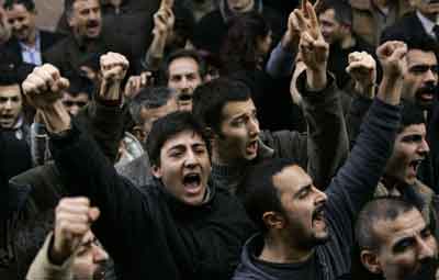 Decenas de kurdos muertos por la ofensiva turca