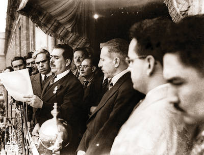 A siete d&eacute;cadas