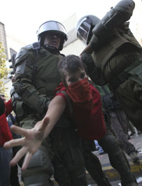 M&aacute;s de 200 detenidos en Chile