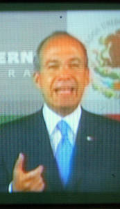 Calder&oacute;n pinta un M&eacute;xico de fantas&iacute;a si pasa su reforma