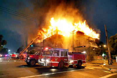 M&aacute;s de dos horas de fuego en el DF