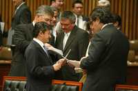 Los consejeros Arturo Sánchez, María de Lourdes López, Marco Antonio Gómez, Virgilio Andrade y el presidente Leonardo Valdés, durante la sesión extraordinaria del Instituto Federal Electoral, en la ciudad de México