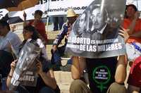 Imagen de archivo durante el foro organizado al pie de la columna de la Independencia, en Reforma, donde se abordaron los temas aborto y derechos de la comunidad lésbico gay, en junio pasado