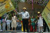 Marcelo Ebrard dio el banderazo de salida al desfile del Día del Niño