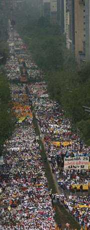 Ola en defensa del petr&oacute;leo