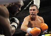 Óscar de la Hoya buscará este año su undécimo título del orbe, para decir adiós a los cuadriláteros