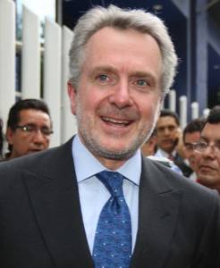 Se mantendr&aacute; Creel en la presidencia del Senado