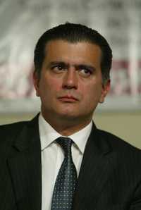 Alonso Lujambio, relección cuestionada