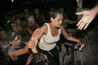 Autoridades migratorias apresaron en 2007 a mil 359 cubanos indocumentados. En la foto, una de las caribeñas capturdas la semana pasada