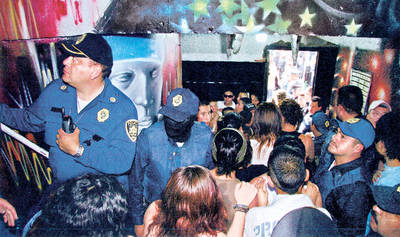 Segundo aviso de desalojo caus&oacute; la tragedia en antro